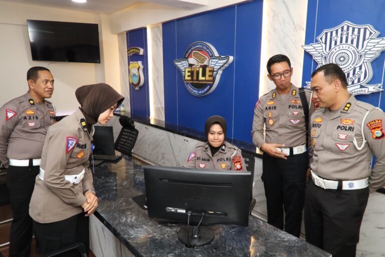 Tim Pembina Samsat Provinsi Papua Hadir di Kantor Ditlantas Polda Sulsel dan Samsat Makassar, ada apa?