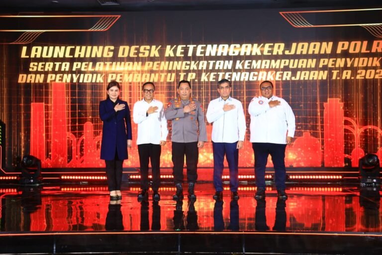 Kapolri Resmikan Desk Ketenagakerjaan Demi Beri Jaminan Perlindungan Kaum Buruh