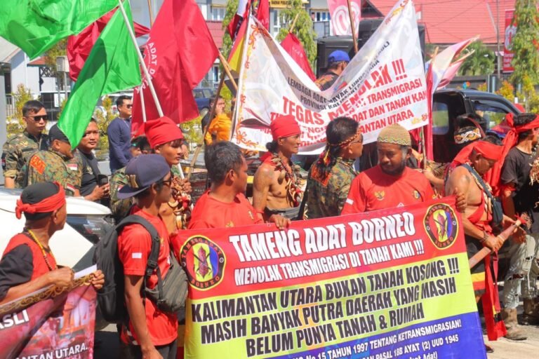 Secara Humanis, Polresta Bulungan Kawal Aksi Damai Penolakan Transmigrasi oleh Aliansi Masyarakat Adat Asli Kalimantan Utara