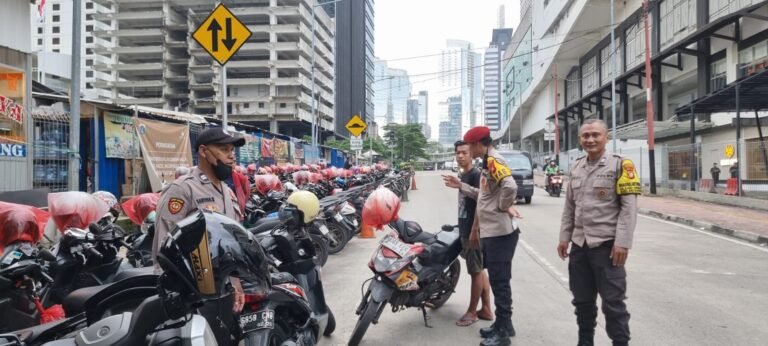 MCI Media : Parkir Liar Pungut Tarif Tak Wajar, Warga Lapor 110 Polisi